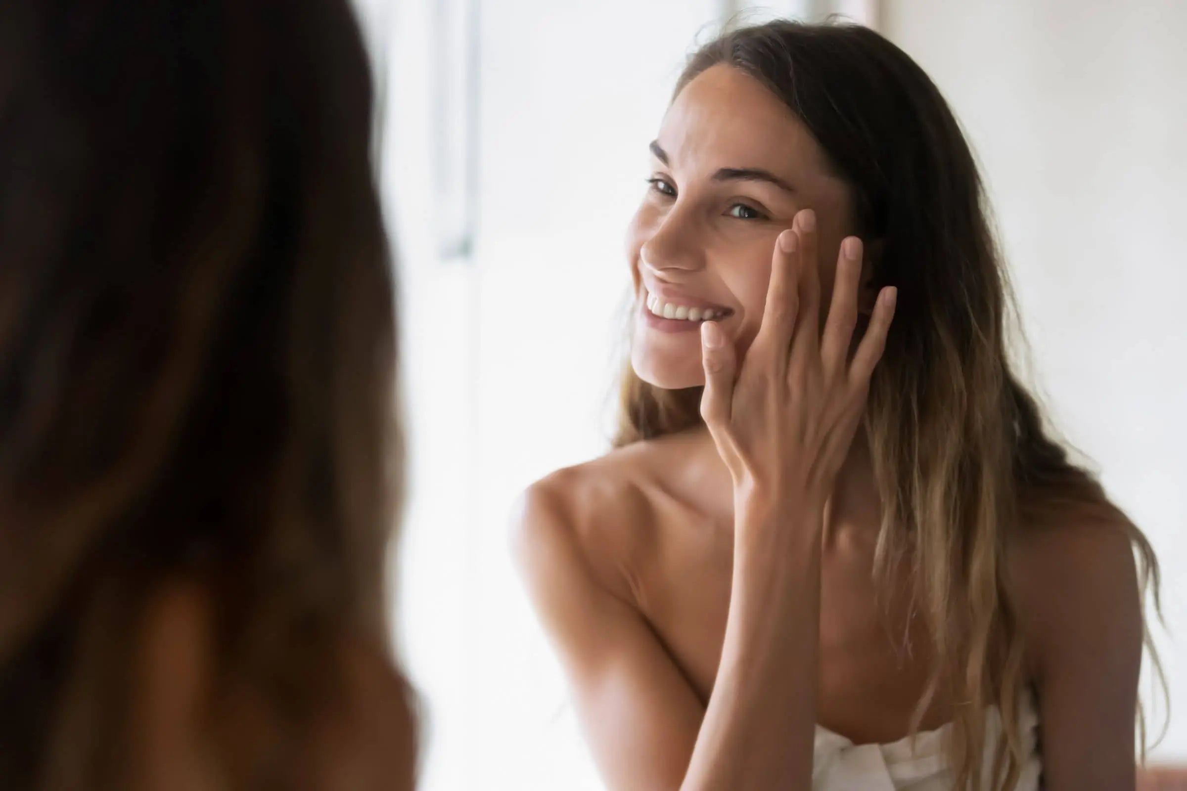 Woman doing her natural skincare