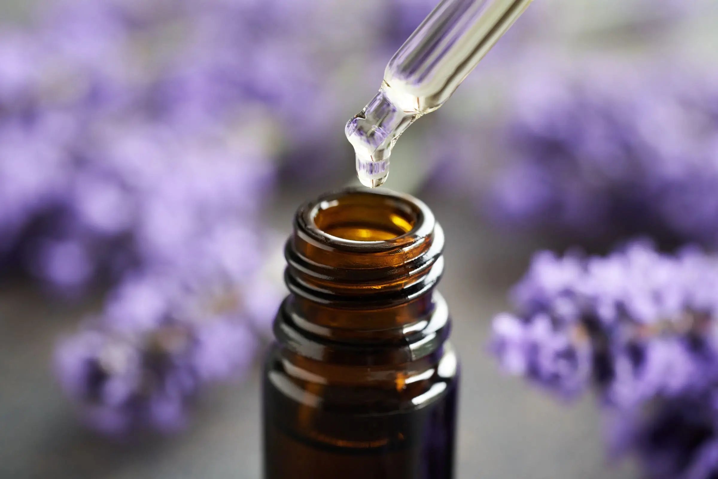 Cover_Photo_100_PURE_Lavender_Oils_Skin-Soothing_Secrets